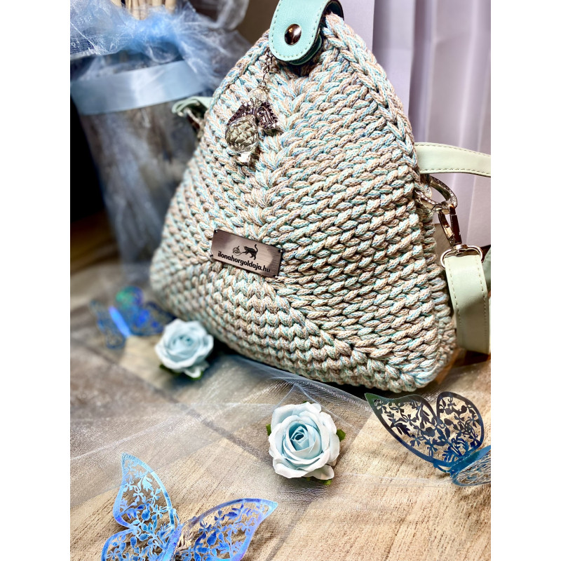 MentaMese – kézzel horgolt táska angyali függővel