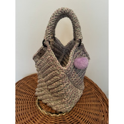 SzínBötty – kézzel horgolt butykos táska pink bojt dísszel